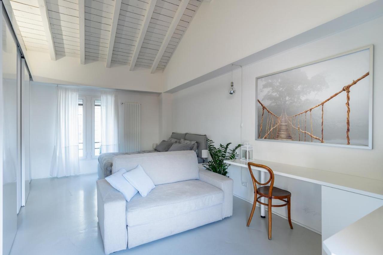 Apartment Design Loft Walking Distance Brera-duomo With Wifi+netflix Mailand