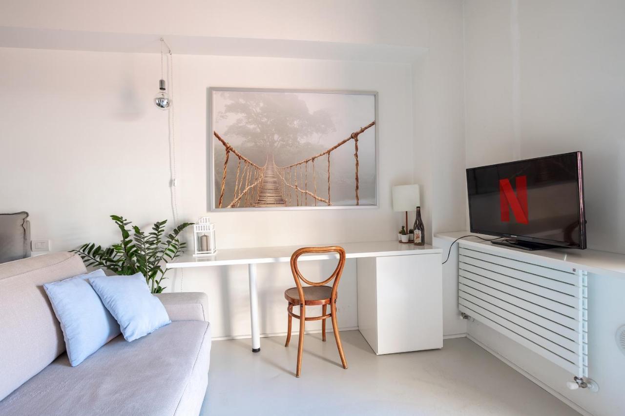 Design Loft Walking Distance Brera-duomo With Wifi+netflix Apartment *